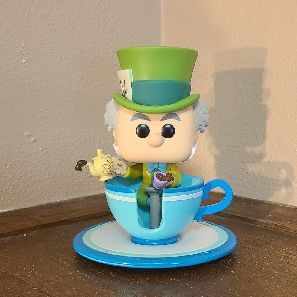 Funko Pop - #87 - Mad Hatter at Mad Tea Party Attraction (65th Anniversary)